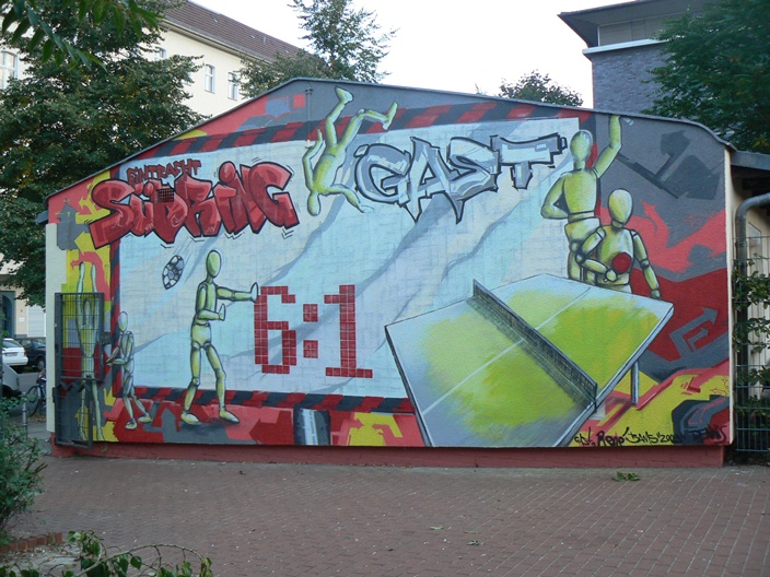 Das Graffito an der Stirnwand des Vereinsheims